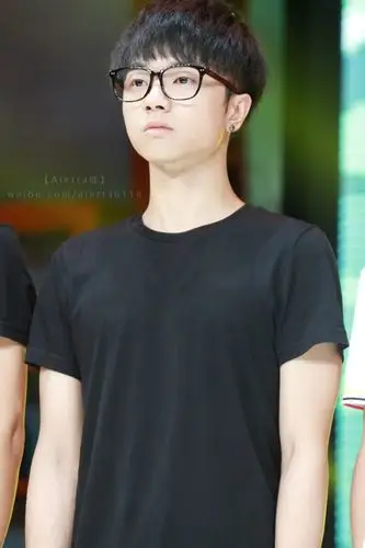 求花花华晨宇的照片