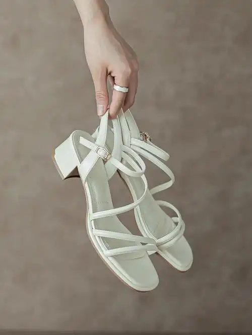 穿搭万能公式78这双白色凉鞋超好穿