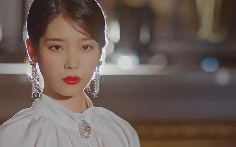 德鲁纳酒店iu李知恩绝美服装秀