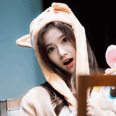 现在最受欢迎的是……|脸型|孔雪儿|妆容|小鹿_网易订阅