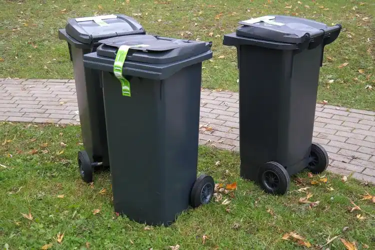 garbage can,dustbin,waste,garbage,ton,waste bins,ton of plastic