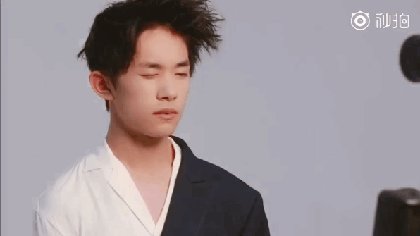 wink困难户易烊千玺,实力演绎拿什么拯救你我的右眼wink