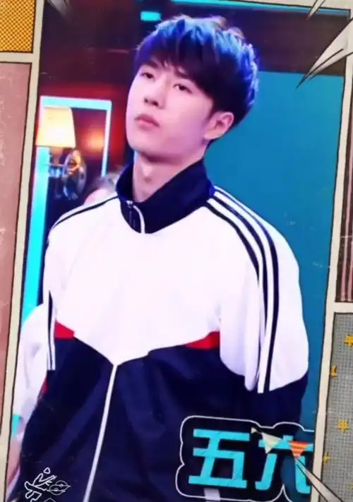 安利王一博#高中生啵啵穿上最普通的校服都这么好看