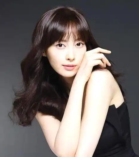 全网炸锅的焦点人物,竟是曾经的璀璨明星——韩佳人!