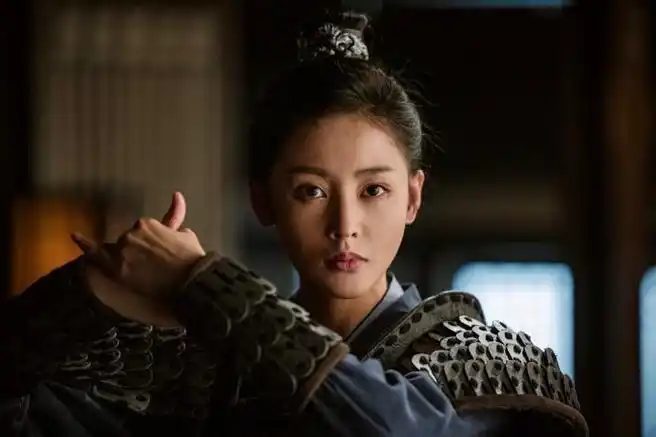 女扮男装是张天爱的统治区##张天爱谁看了不叫一声老公姐