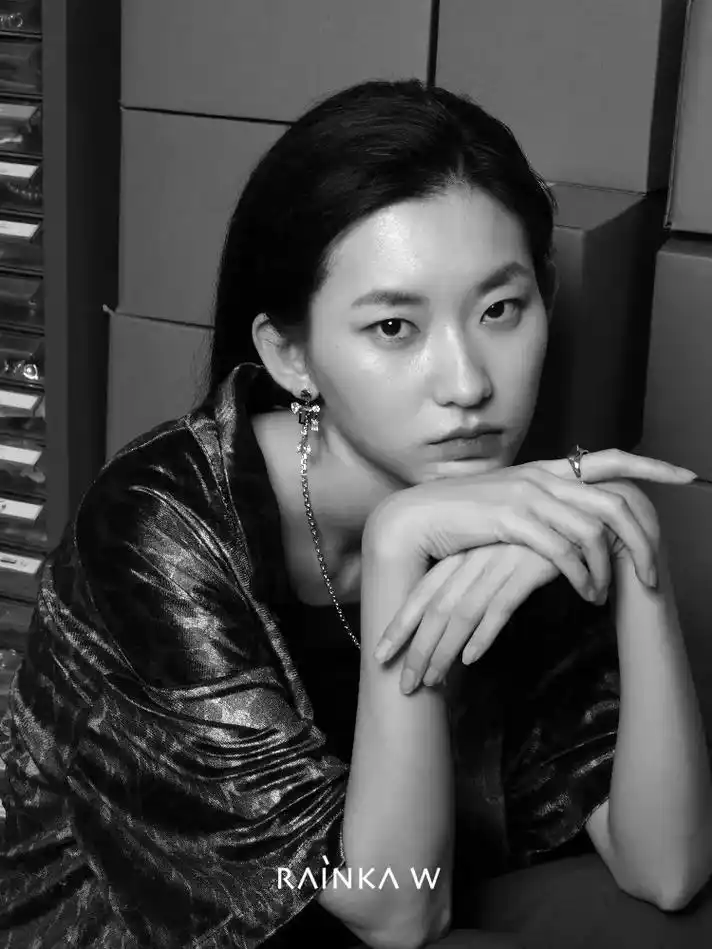 酒吧中最闪耀有气质的耳朵来了.王闪闪 / rainka wa - 抖音