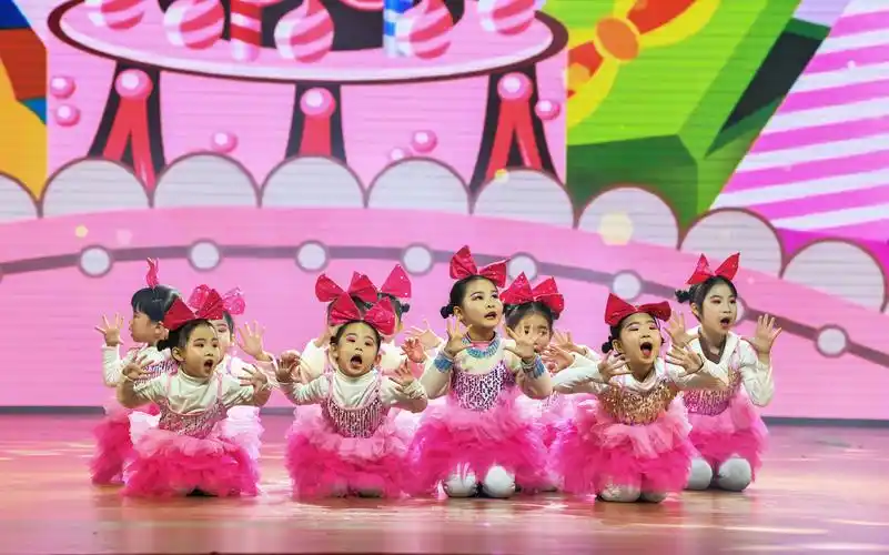 马 不负韶华, 2021年韶华艺校新春文艺汇演, 在湘纺韶华剧院演出成功