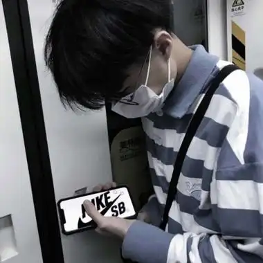 男生失落低头的头像合集_男生头像_头像控