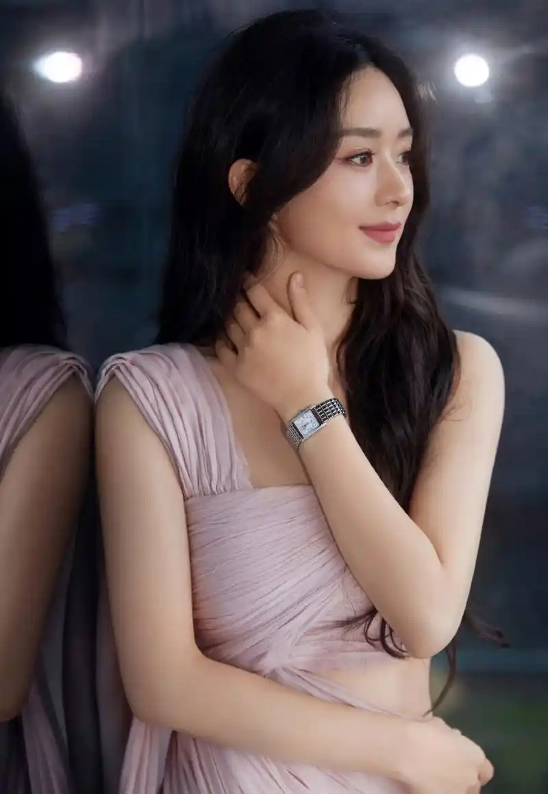 赵丽颖,粉色纱裙,紧身设计,好身材尽显风采!