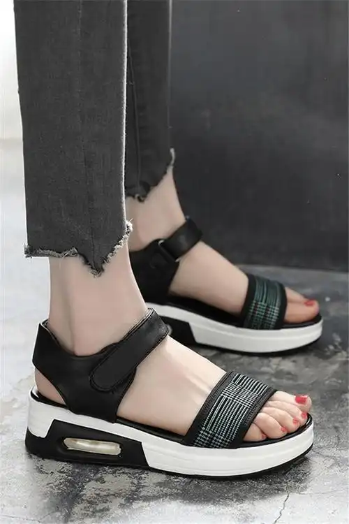 凉鞋女2019新款夏季休闲运动学生韩版百搭平底松糕女鞋子