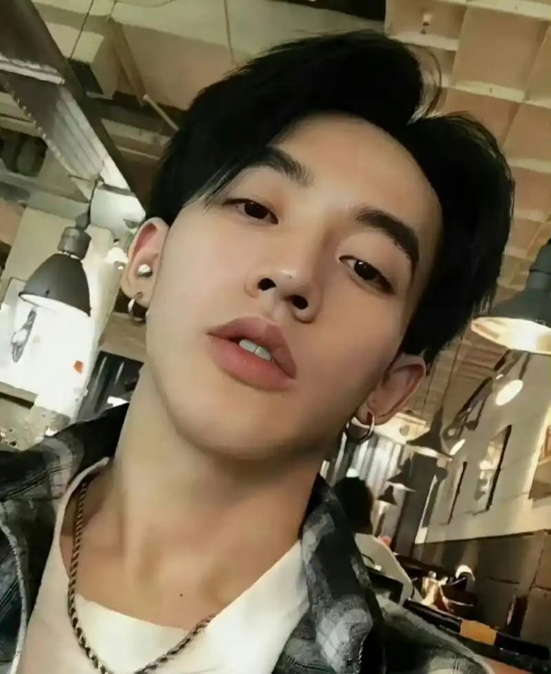 邓为出道前风格