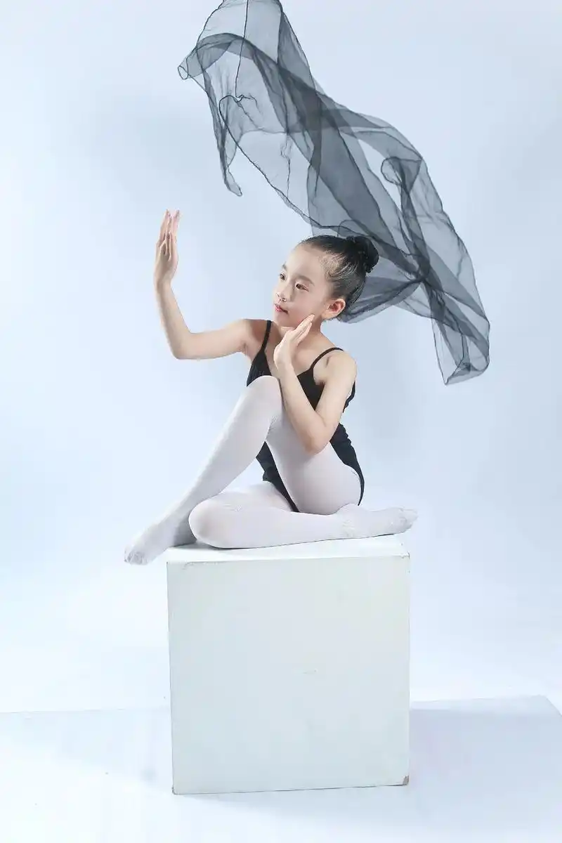 舞蹈艺术写真 #见怪不怪姿势要帅 #不负每一份热爱 #原来 - 抖音