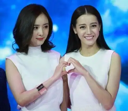 迪丽热巴注册个人工作室,是和杨幂闹掰要单飞的节奏吗?