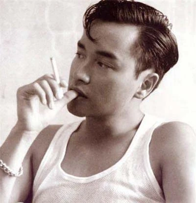 张国荣发型五:一款很随意的短发,碎刘海的修剪,颈部的发际部位的头发