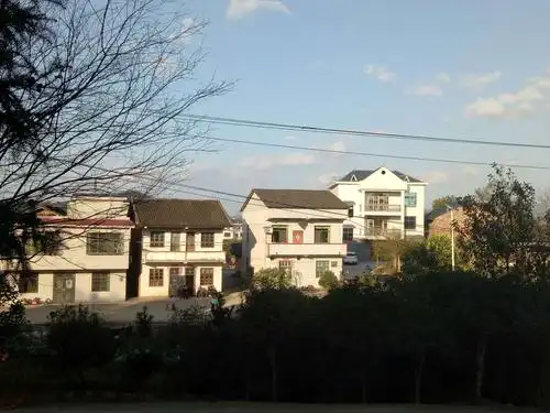 《农村新貌》(飞天山龙湾村所见)谁不说俺家乡好,春节前夕漫步村道