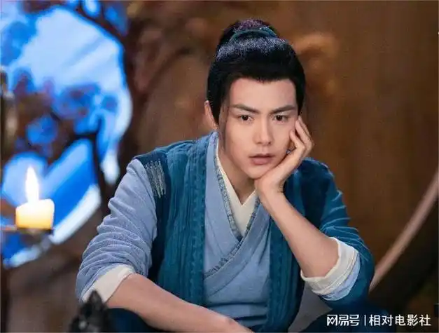 肖战杨颖新剧同天开播前者画面质感获赞后者配音被网友吐槽