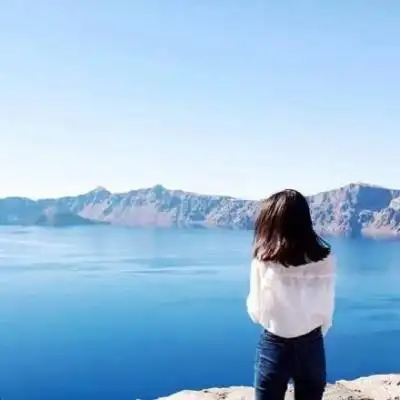 背影女海边头像