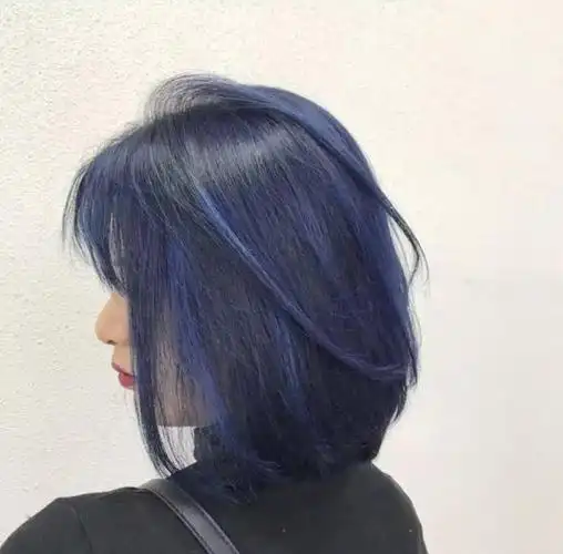 但是头发掉色到一定程度就会变成另一种好看的颜色,像是这类需要褪色