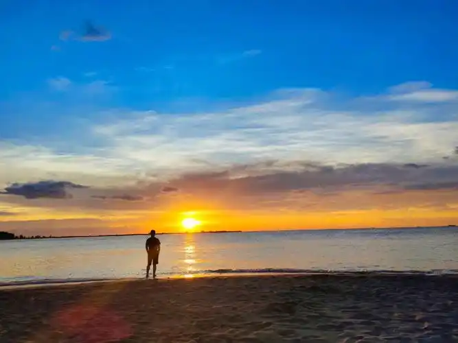 傍晚的海边景色太治愈啦78