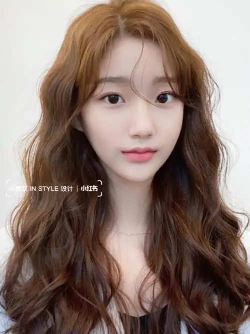 中长发烫发 蛋蛋卷 木马卷 显白发色 显脸小发型慵懒风蛋卷自然蓬松的