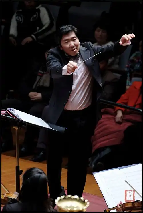 中国爱乐乐团常任指挥夏小汤