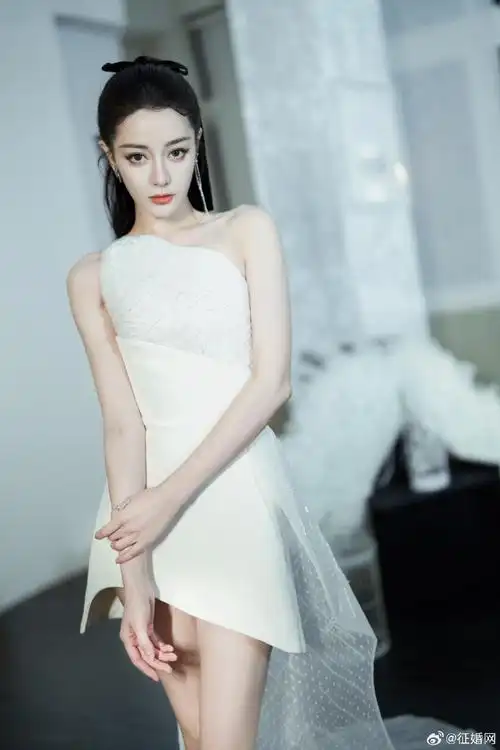 章子怡疑似不满酱园弄戏份##迪丽热巴小猫你好##迪丽热巴蝴蝶结披肩