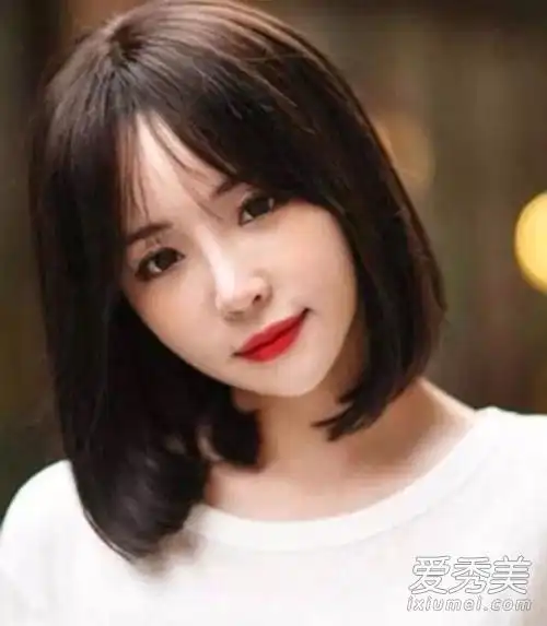 大饼脸适合什么发型