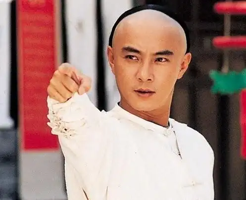 小时候觉得张卫健这版方世玉好皮