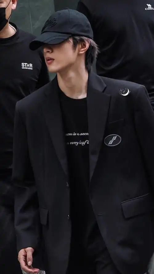 刘耀文以为自己是公司最小的##刘耀文提名百花奖最佳新人