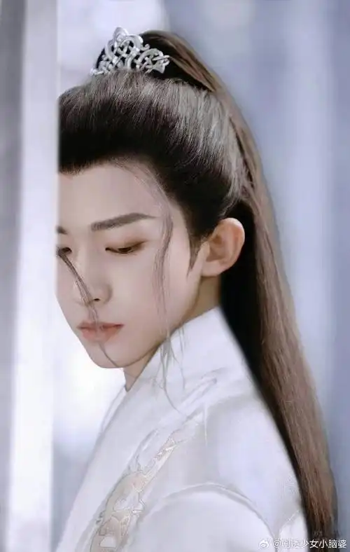刘宇真的好适合古风,一穿上这个汉服就有那种感觉了,谁能不爱长珩仙君