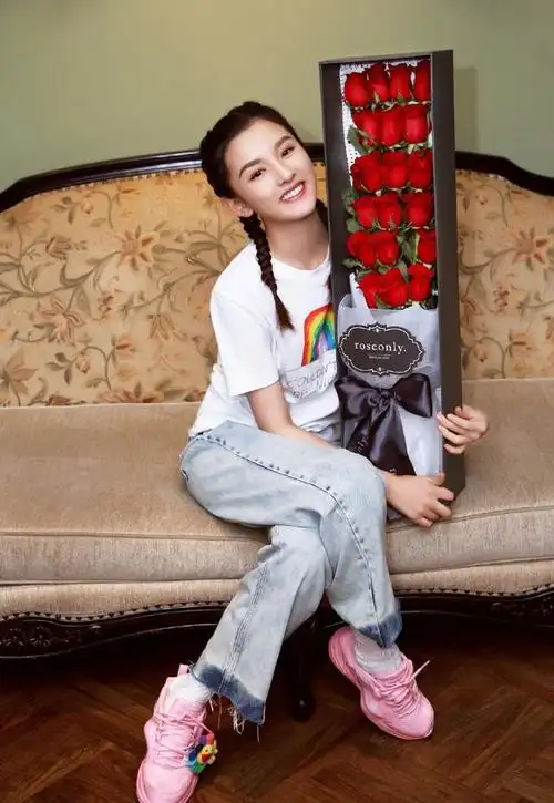 张柏芝惊艳穿长裙(她11岁成名被称小张柏芝)(9)