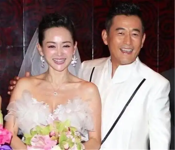 歌手李健老婆的个人资料