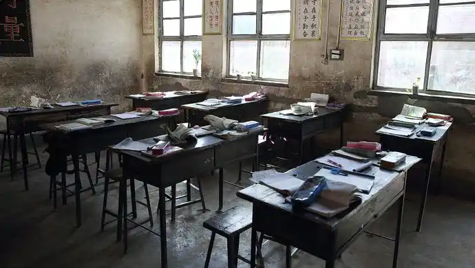 希望小学也孕育了一种情结,代表着社会各界对贫困地区,农村地区教育