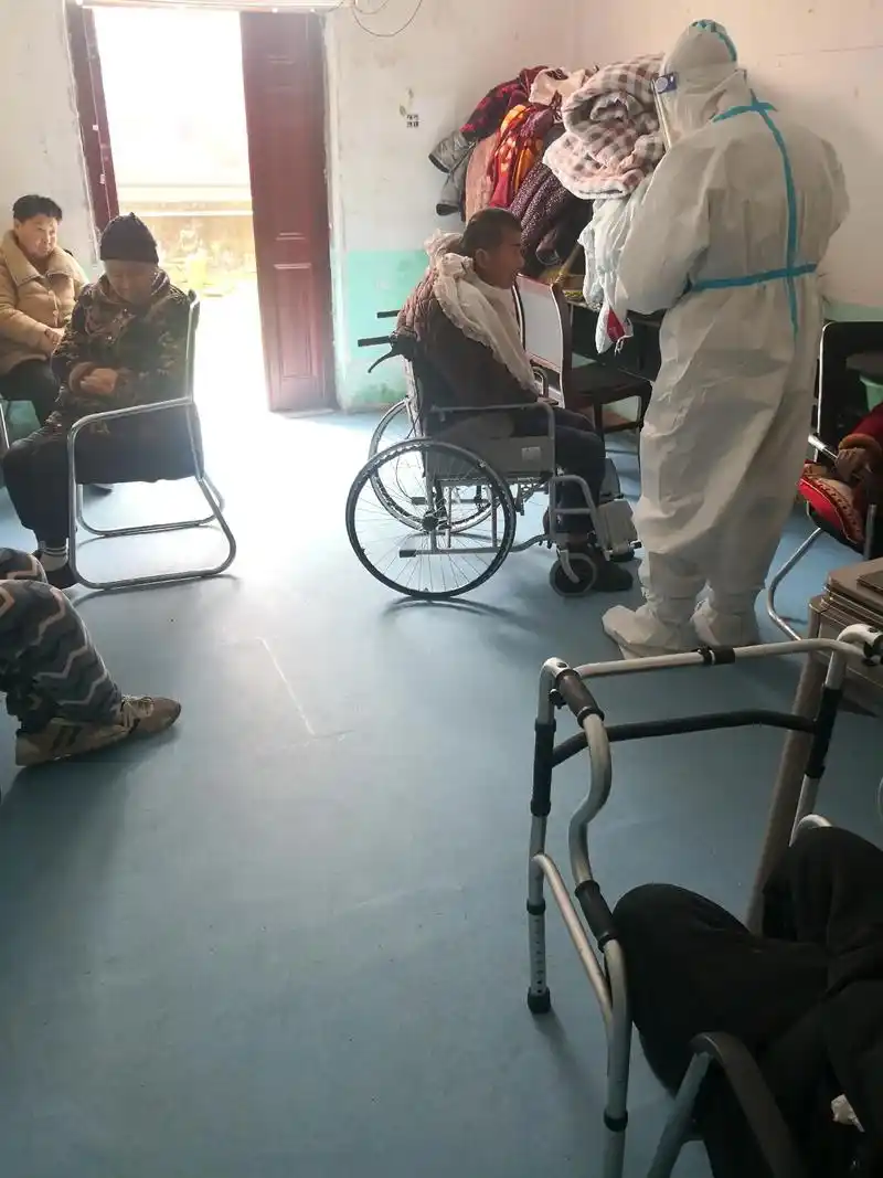 我养老院老人全员核算检查,感谢党和政府,对人民群众的关心与爱 - 抖