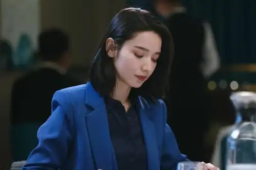 《暴风眼》自幼丧母,被闺蜜背叛的苗霏:痛苦,源于三处人性弱点