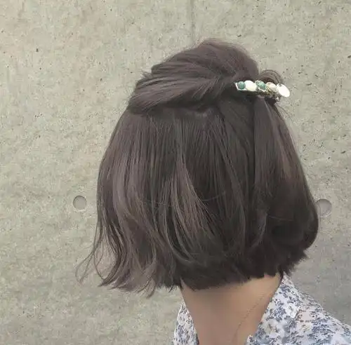 短发也可以这样扎24款半扎发型附视频