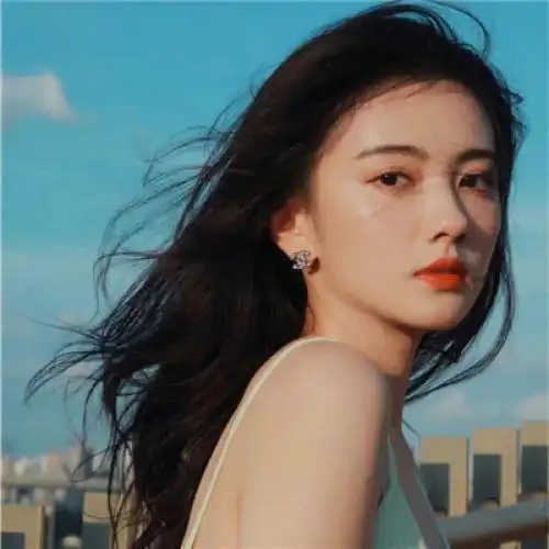 女生头像清新淡雅安静,身上残留着你的味道