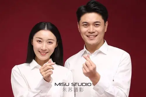 撒狗粮民政局拍结婚证件照太丑不怕我们帮你免费拍一定让你美美哒