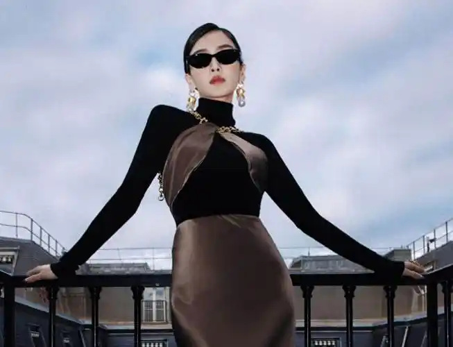 吃完黄晓明"红利"的杨颖,终于又回到了她的"怪圈"|陈伟霆|郑中基