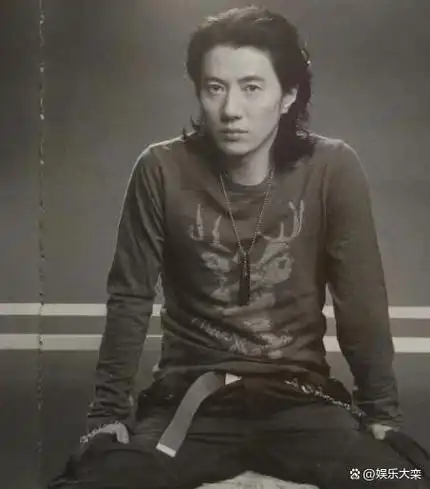 说木村拓哉亚洲最帅的那是因为没看见过郑钧年轻时候的照片