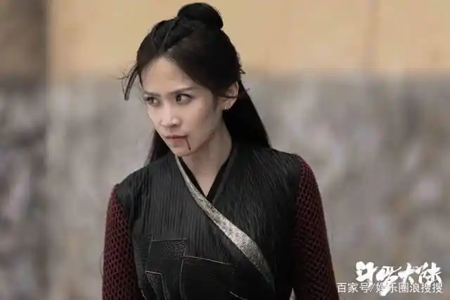 刘美彤《斗罗大陆》热播 朱竹清绝美战损惹人怜