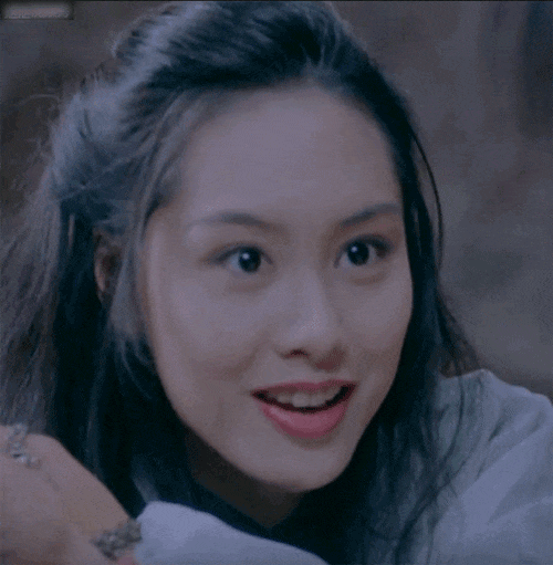 朱茵奇葩衣品被吐槽,穿个粉色睡衣就出门了?