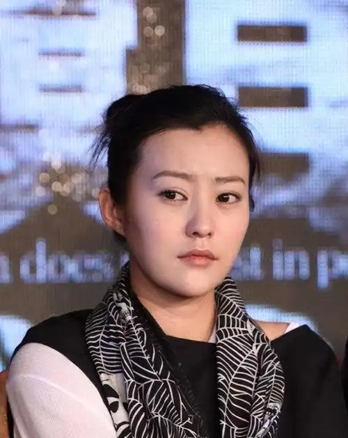 回顾郝蕾两婚两离独自带双胞胎儿子生活43岁才学会跟父亲和解