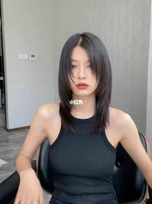 高层次碎发|夏天碎发发型实在太适合了, 这个是短发接了一些后面脖子