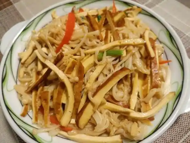 豆腐干炒金针菇怎么做好吃