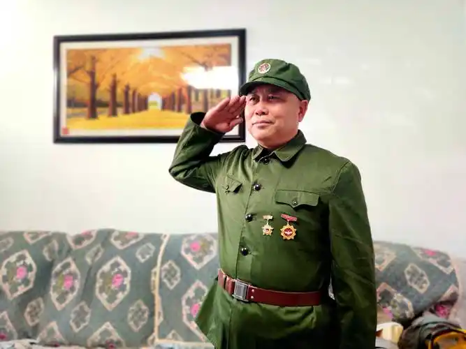 身边的榜样丨花俊修:战火铸忠诚,老兵退伍不褪色