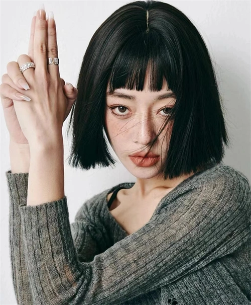 干练短直发波波头 一刀切bobo酷炫时尚_波波发型 - 美发站