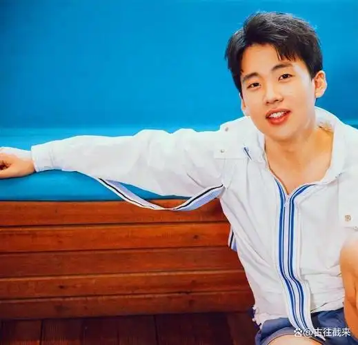 多年前抛下郭德纲和郭麒麟远走国外的女人如今后不后悔