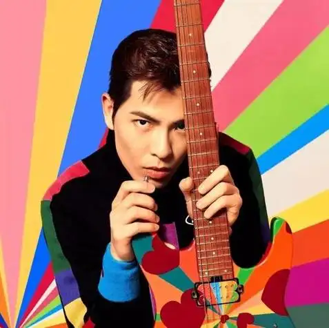 8月27日萧敬腾发布新歌《已读不回》qq音乐头像也改成了新歌的图片