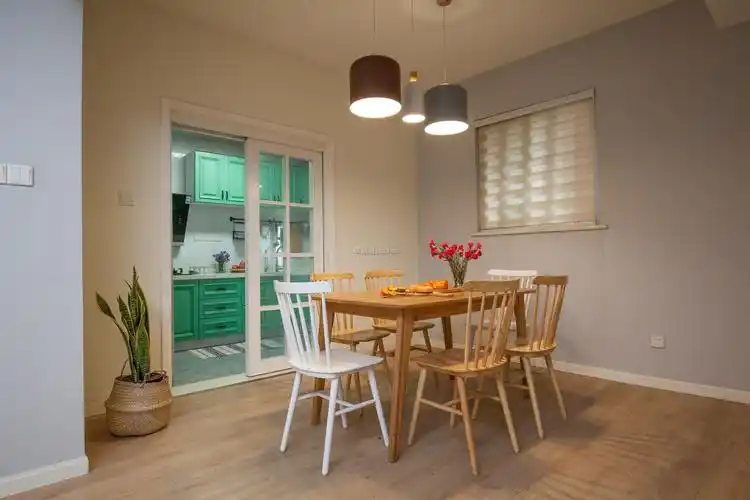 餐厅餐桌布置 餐厅餐桌椅图片